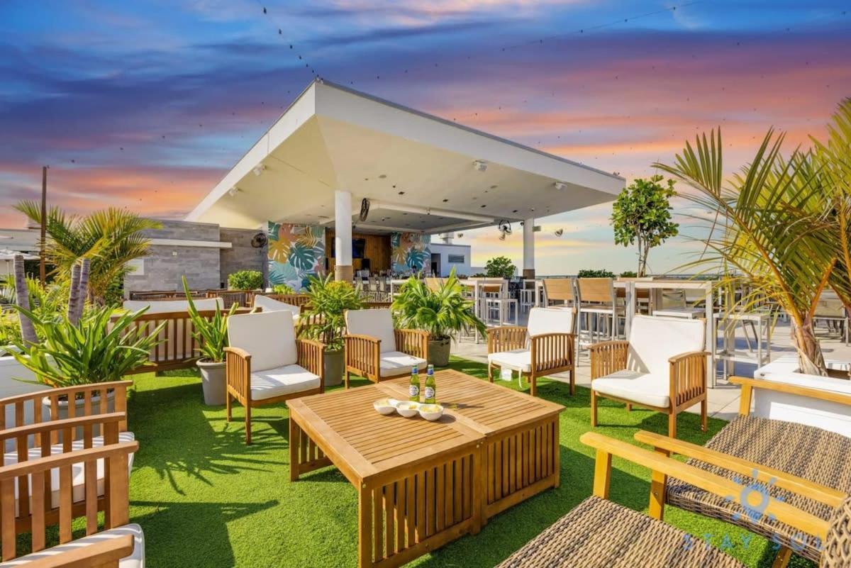 NEW!! Beachfront Condo Resort - ROOFTOP POOL Hollywood Exterior foto