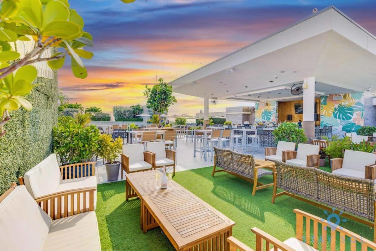 NEW!! Beachfront Condo Resort - ROOFTOP POOL Hollywood Exterior foto